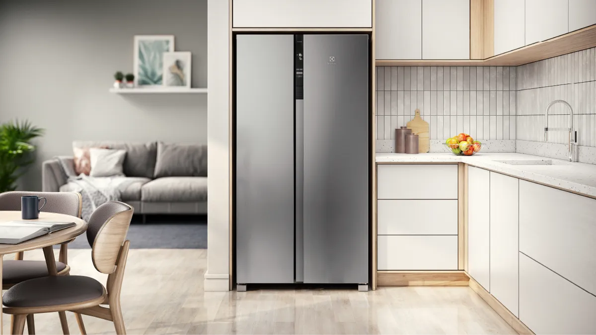 Fachada e ambiente do Centro de Inovação da Electrolux, onde será desenvolvida a nova geração de eletrodomésticos com IA