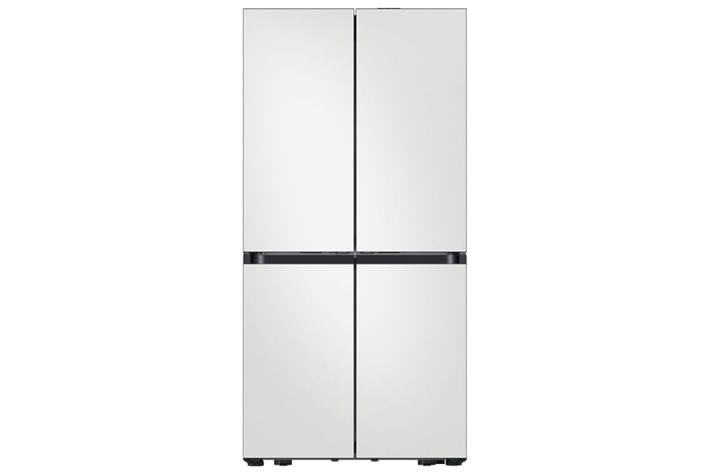 Geladeira Samsung Bespoke AI de quatro portas, branca, com dobradiça de folga zero e portas finas